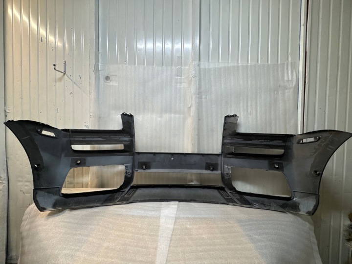 PARE-CHOCS AVANT ROLLS ROYCE CULLINAN 18- 7448895