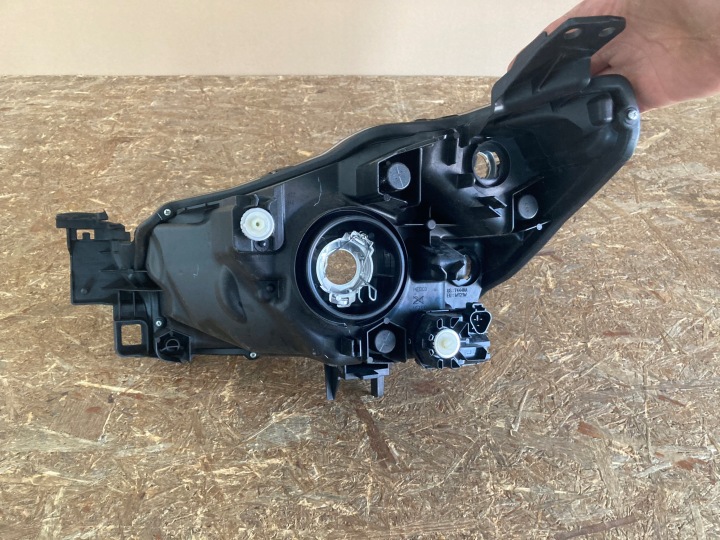 MAZDA 2 14- PHARE DROITE AVANT DB5J-51030