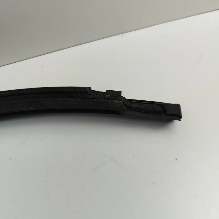 MOULURE RACLOIR ARRIÈRE GAUCHES PORTES NISSAN LEAF (ZE1) 828215SH0A