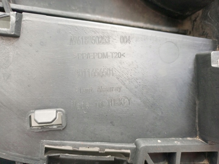 MERCEDES ACTROS MP4 GRILLE INFÉRIEUR CALANDRE RADIATEUR AVANT A9618850253 ÷