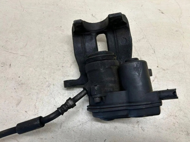 ÉTRIER DE FREIN DE FREIN ARRIÈRE GAUCHE AUDI A8 D2 (4D2, 4D8) 4H0615403A 4.2L GASOLINE