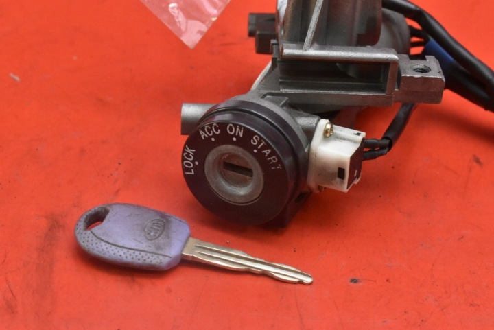 CONTACTEUR D'ALLUMAGE CLÉ 47361B KIA CARNIVAL 1 I 2.9 CRDI 144 KM 02-06