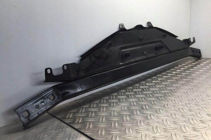 SUPÉRIEURE PIÈCE PANNEAU AVANT BMW 5 (F10) 7200689 2.0L DIESEL 135KW 2013