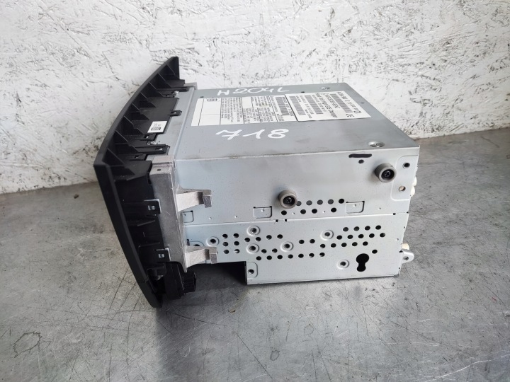 MERCEDES C CLASSE W204 LIFT RADIO NAVIGATION A2049001211