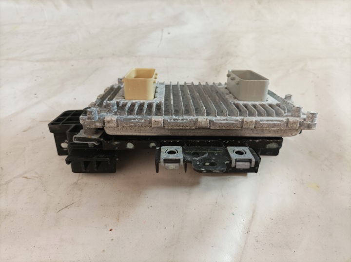DODGE RAM 5.7 19 MODULE MOTEUR ECM USA P68378759AM