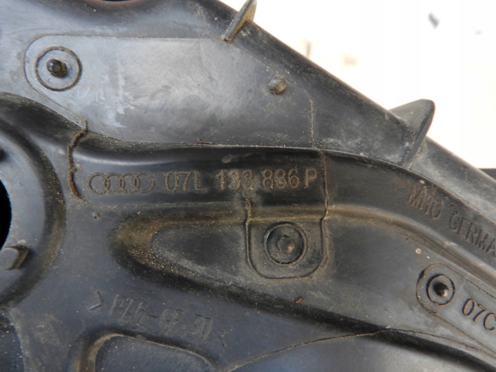 CHÂSSIS FILTRE AIR 07L133836P AUDI A8 D3 S8