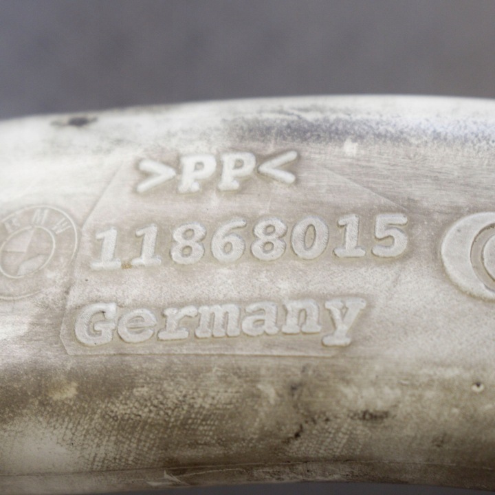 BMW 5 F10 F11 2010 TUYAU GOULOTTE DE REMPLISSAGE LIQUIDE VERS LAVE-GLACES VITRE
