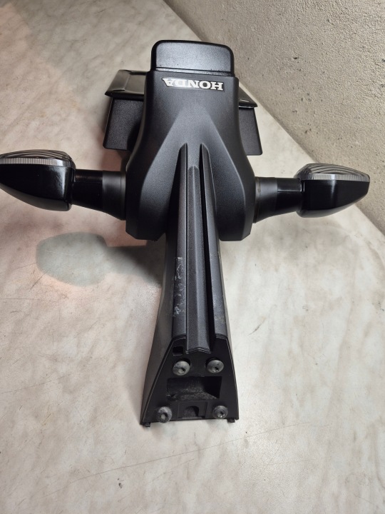 FIXATION CADRE DE PLAQUE D'IMMATRICULATION HONDA CB1000R 2008-17