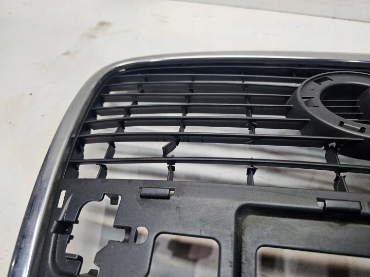 RENFORCEMENT SUPPORT CALANDRE GRILLE DE RADIATEUR AUDI A6 C6 4F0853651