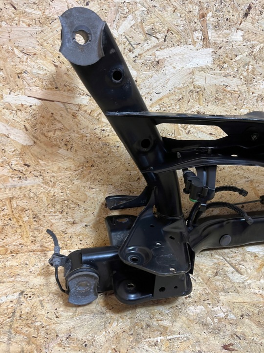 CHÂSSIS CHÂSSIS CHÂSSIS POUTRE ARRIÈRE AUDI VW SKODA SEAT 5Q0505235J ORIGINAL