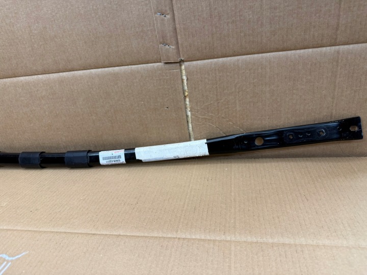 TOYOTA AURIS COROLLA ENTRETOISE FIXATION RÉSERVOIR ORIGINE 53605-02011