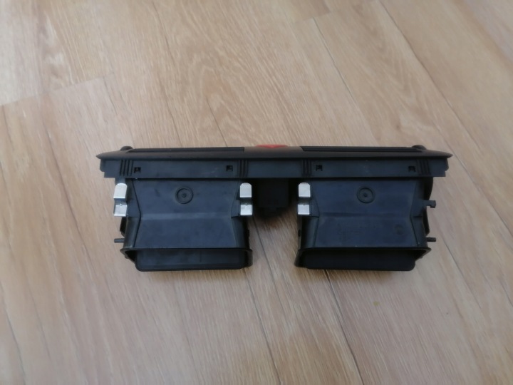 SKODA FABIA I GRILLE CONDUIT D'AIR CENTRALE 6Y0820951