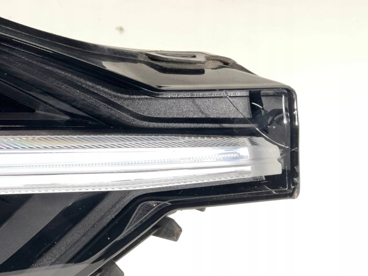 PROJECTEUR AVANT CÔTÉ DROITE VOLVO XC60 32342517