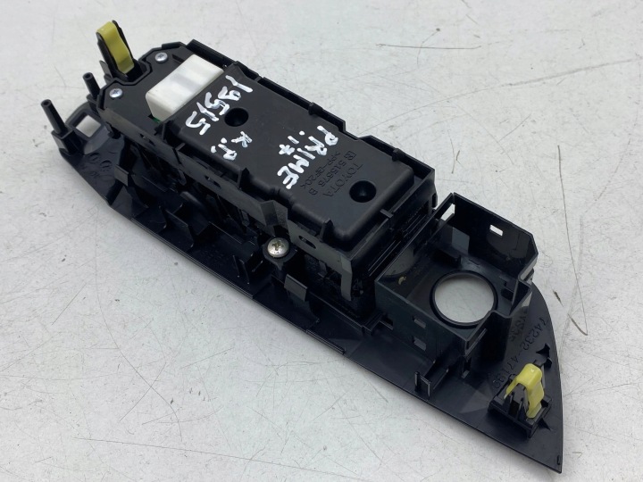 2018 TOYOTA PRIUS PRIME BOUTONS VITRE 8404047070