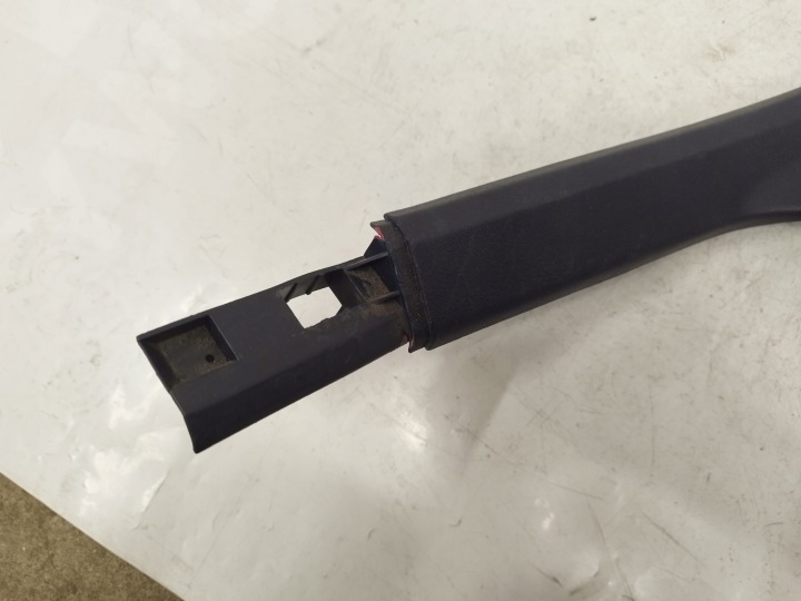 AUDI A4 B6 BERLINE PROTECTION SEUIL DROIT ARRIÈRE COULEUR GRENAT 8E0867768