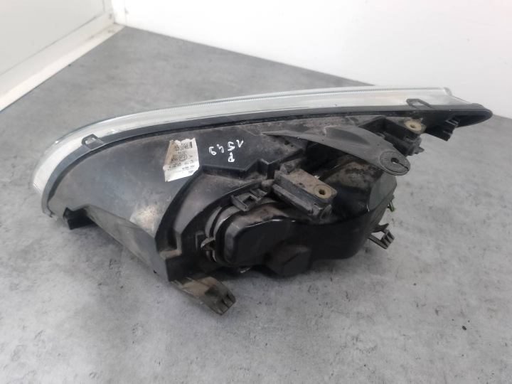 PHARE AVANT DROITE FORD FOCUS II VP4M5X-13K060-AA 4M51-13K060-AA