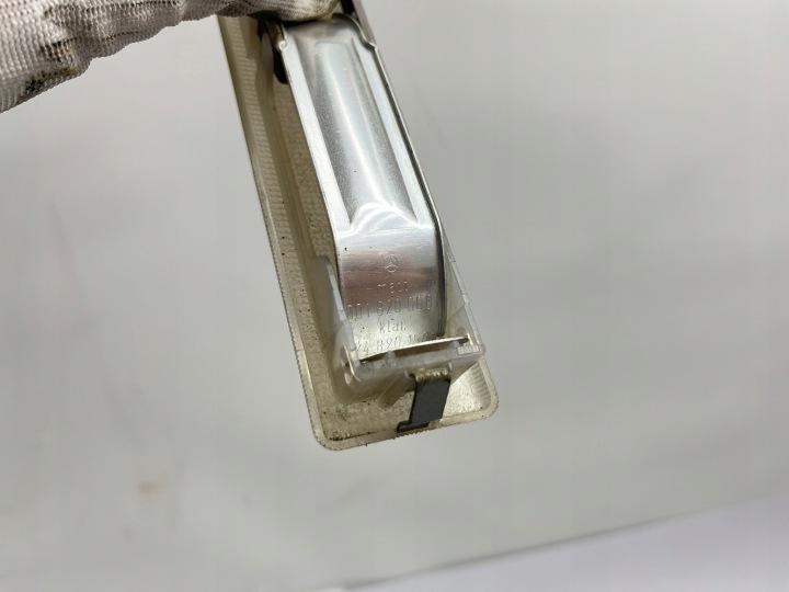 AMPOULE ARRIÈRE ÉCLAIRAGE CABINES MERCEDES W124 0018200601