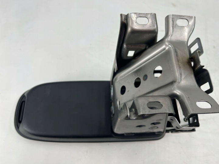 TOYOTA YARIS XP210 2021 ACCOUDOIR CONSOLES