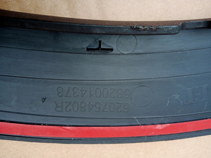 RENAULT TWINGO III GT DROITE GAUCHE MOULURE PARE-CHOCS AVANT