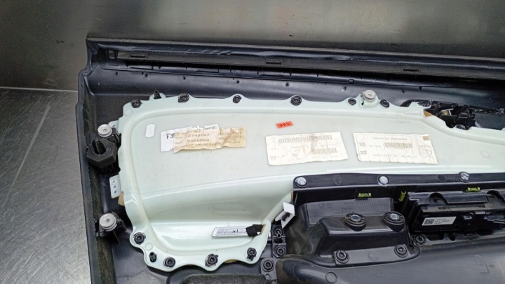 GARNITURE PORTES DROITE AVANT VOLVO S60 II V60 UK 8635857