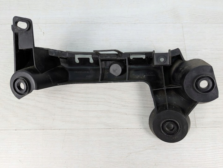GLISSIÈRE PARE-CHOCS DROIT ARRIÈRE CITROEN DS3 9683742980