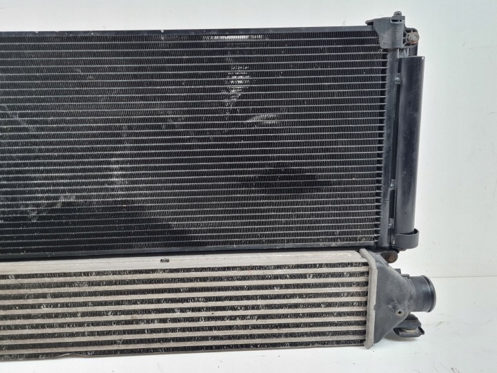 2012 OPEL COMBO D RADIATEUR ENSEMBLE 887668000