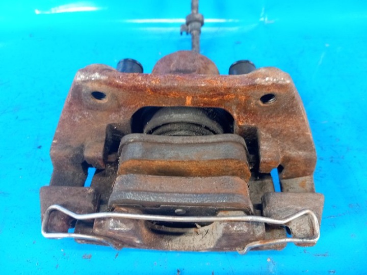ÉTRIER DE FREIN DE FREIN ARRIÈRE DROIT 8251313 VOLVO XC70 00–07