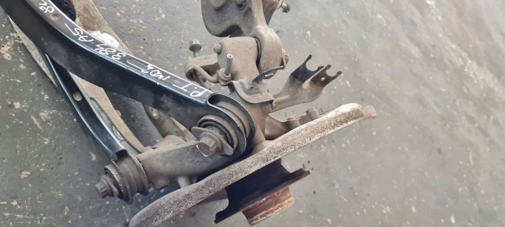 AUDI A4 A5 8W SUSPENSION ROTULE DE DIRECTION ARRIÈRE 8W0505432P