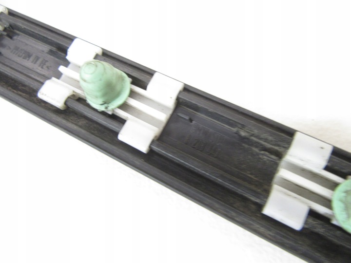 MOULURE GARDE-BOUE GAUCHE GAUCHE AVANT BMW E46 BERLINE UNIVERSEL