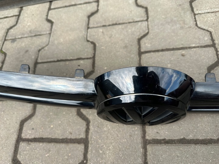VW GOLF VI GRILLE CALANDRE INSIGNE 5K0853655E