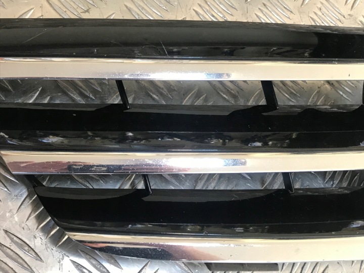 CALANDRE MERCEDES W209 OE 2098800123