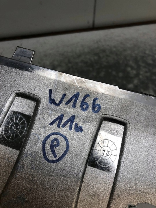 MOULURE CHROME PARE-CHOCS ARRIÈRE MERCEDES X204 A2048850411