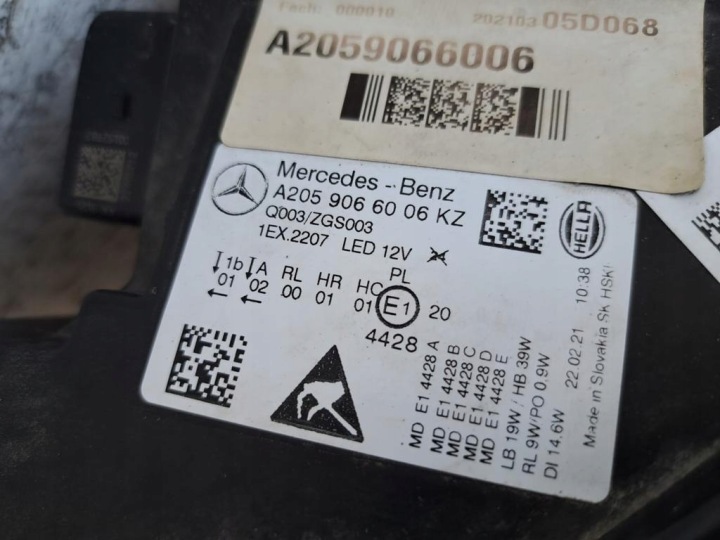 MERCEDES C-KLASA W205 LIFT A2059066006 PHARE DROITE
