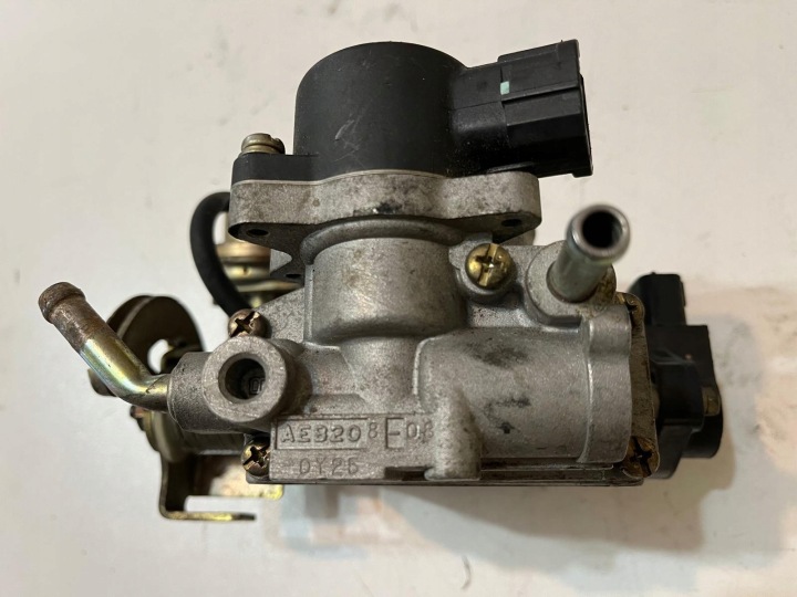 NISSAN ALMERA TINO PRIMERA 1.816V PAPILLON DES GAZ AEB208-08