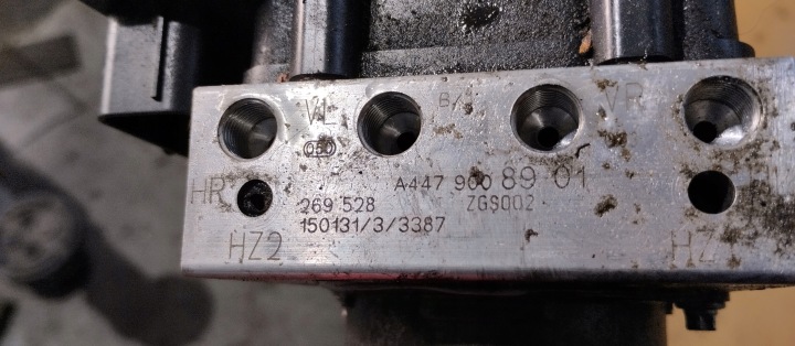 POMPE DE FREIN ABS MERCEDES VITO W447 2.2 CDI A4479008901