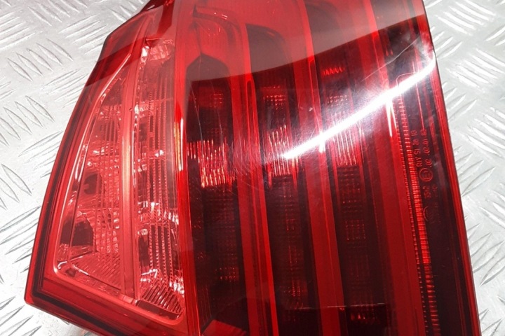 ENSEMBLE PHARE ARRIÈRE BMW 5 (F10) 18408002 3.0L DIESEL 210KW 2014