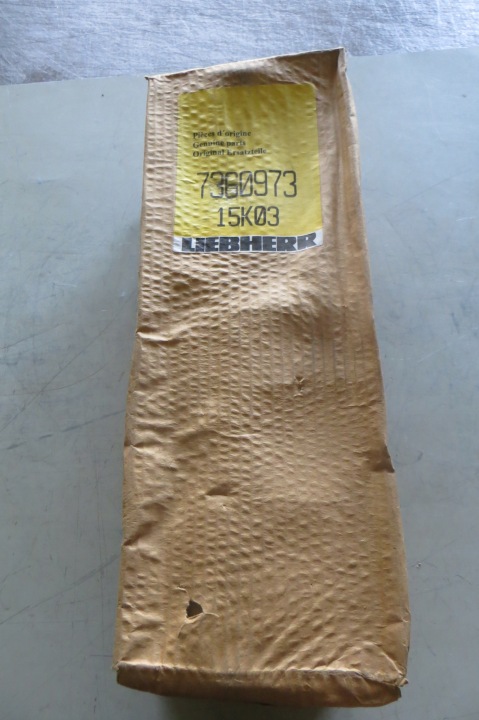 FILTRE AIR LIEBHERR 7360973