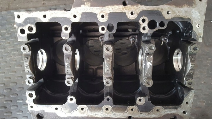 BLOC MOTEUR CAG AUDI A4 2,0 TDI
