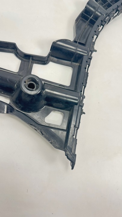 MERCEDES C CLASSE W206 21 GLISSIÈRE FIXATION PARE-CHOCS AVANT GAUCHE A2068850701