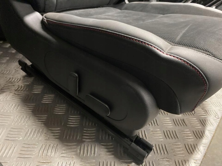 SIÈGES BANQUETTE ARRIÈRE ENSEMBLE HYUNDAI KONA II 2025 PANNEAU PORTES