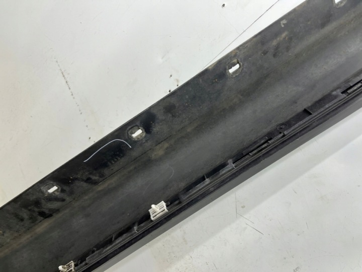 REVÊTEMENT SEUIL BMW E90 BERLINE E92 UNIVERSEL 04-12R. MODULE DROITE MOULURE