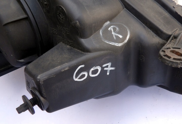 PEUGEOT 607 LIFT PROJECTEUR XÉNON GAUCHE ENDOMMAGÉ (R)