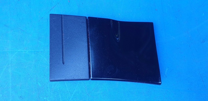 PIÈCE MOULURE PROTECTION REVÊTEMENT PLASTIQUE GARDE-BOUE AVANT PORSCHE CAYENNE 7P5 958