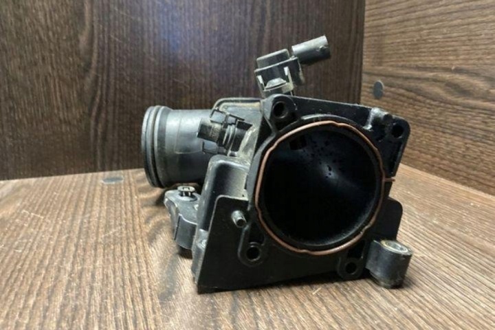 AUTRE CONDUITES DE DÉRIVATION MERCEDES-BENZ VITO MIXTO FURGON (W639) A6460902637 2.15L