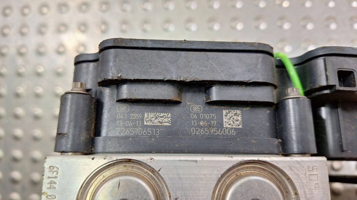 POMPE CONTRÔLEUR ABS A0094315212 0265956006 MERCEDES W117 W176 W246