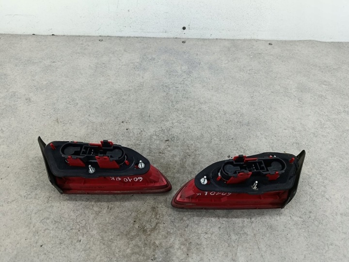 PHARES ENSEMBLE DANS COUVERCLE DE COFFRE ALFA ROMEO 159 F939298002 BERLINE
