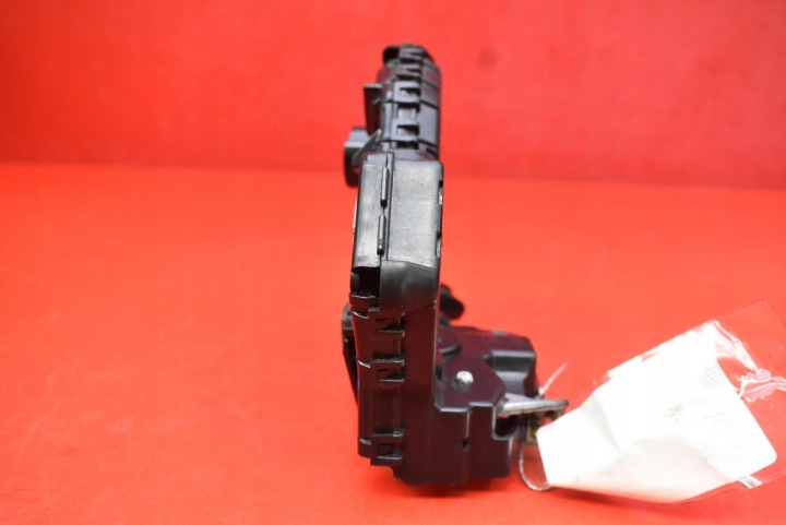 SERRURE DE PORTE GAUCHE AVANT AVANT EUROPE TOYOTA AVENSIS T27 09-11