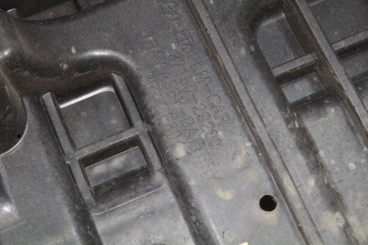 SUPPORT BATTERIE KIA SPORTAGE (SL) 371502S200 2.0L DIESEL 100KW 2011