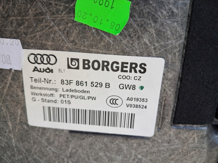 GARNITURE COUVERCLES DE COFFRE AUDI Q3 RSQ3 II 4X4 83A012109Q
