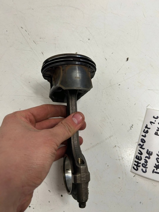 PISTON AVEC BIELLE CHEVROLET CRUZE 1.6 ESSENCE F16D4